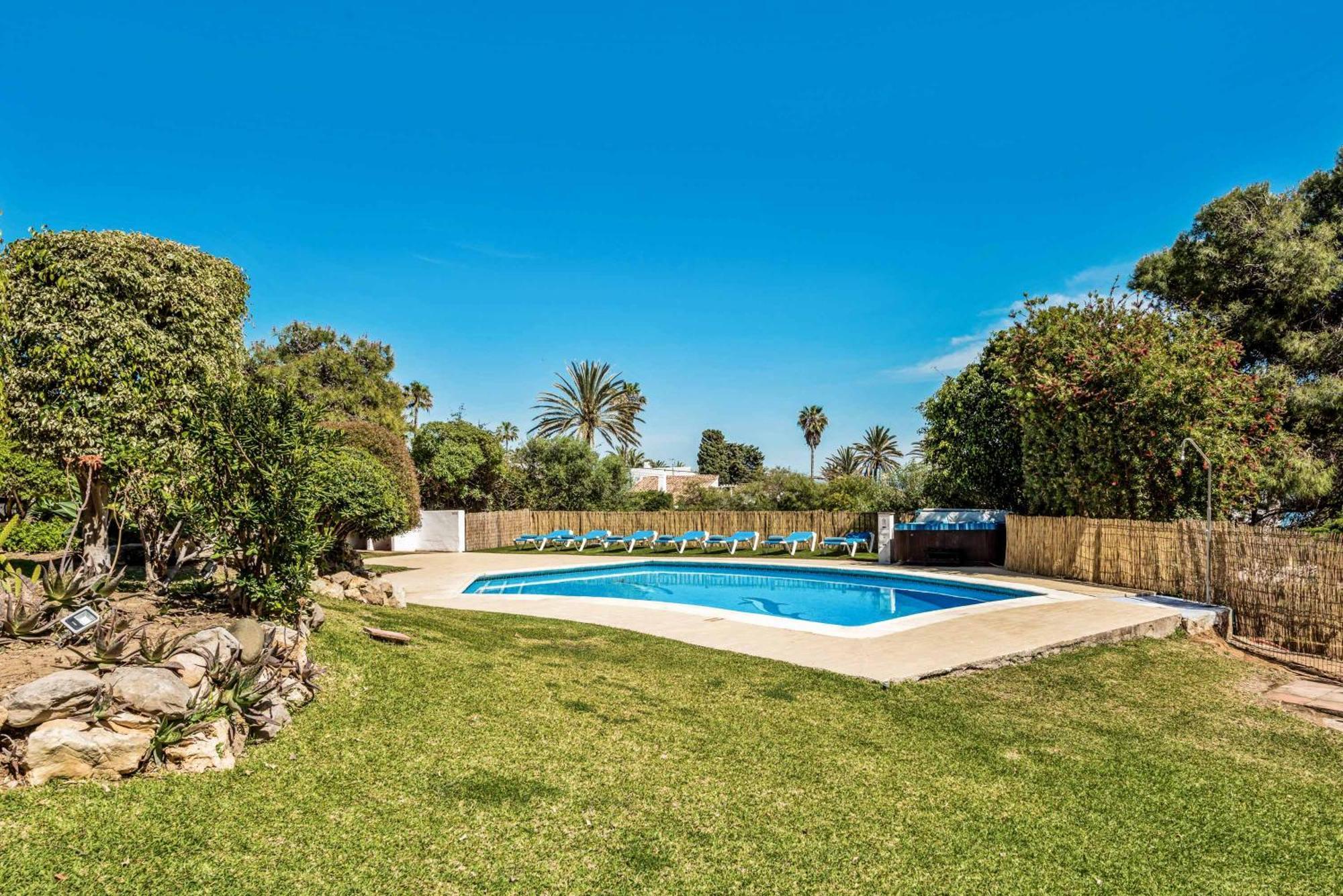 Villa Casillo Естепона Екстериор снимка